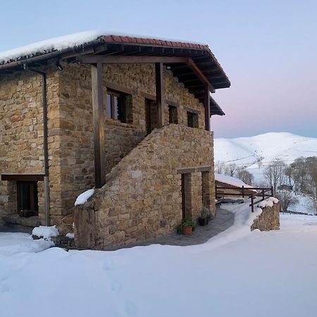 Apartamentos Los Tojos Colsa Dış mekan fotoğraf