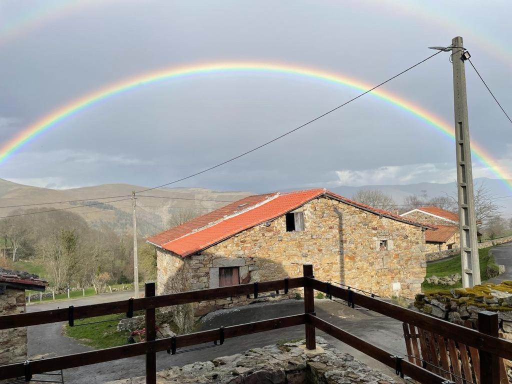 Apartamentos Los Tojos Colsa Dış mekan fotoğraf
