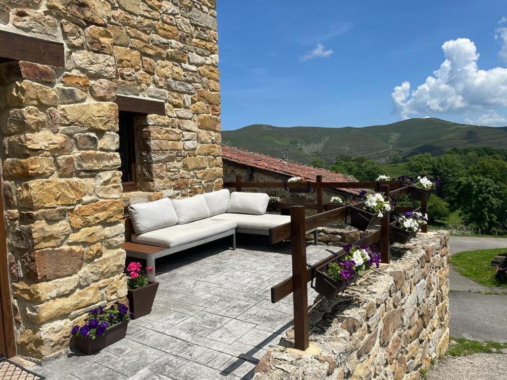 Apartamentos Los Tojos Colsa Dış mekan fotoğraf